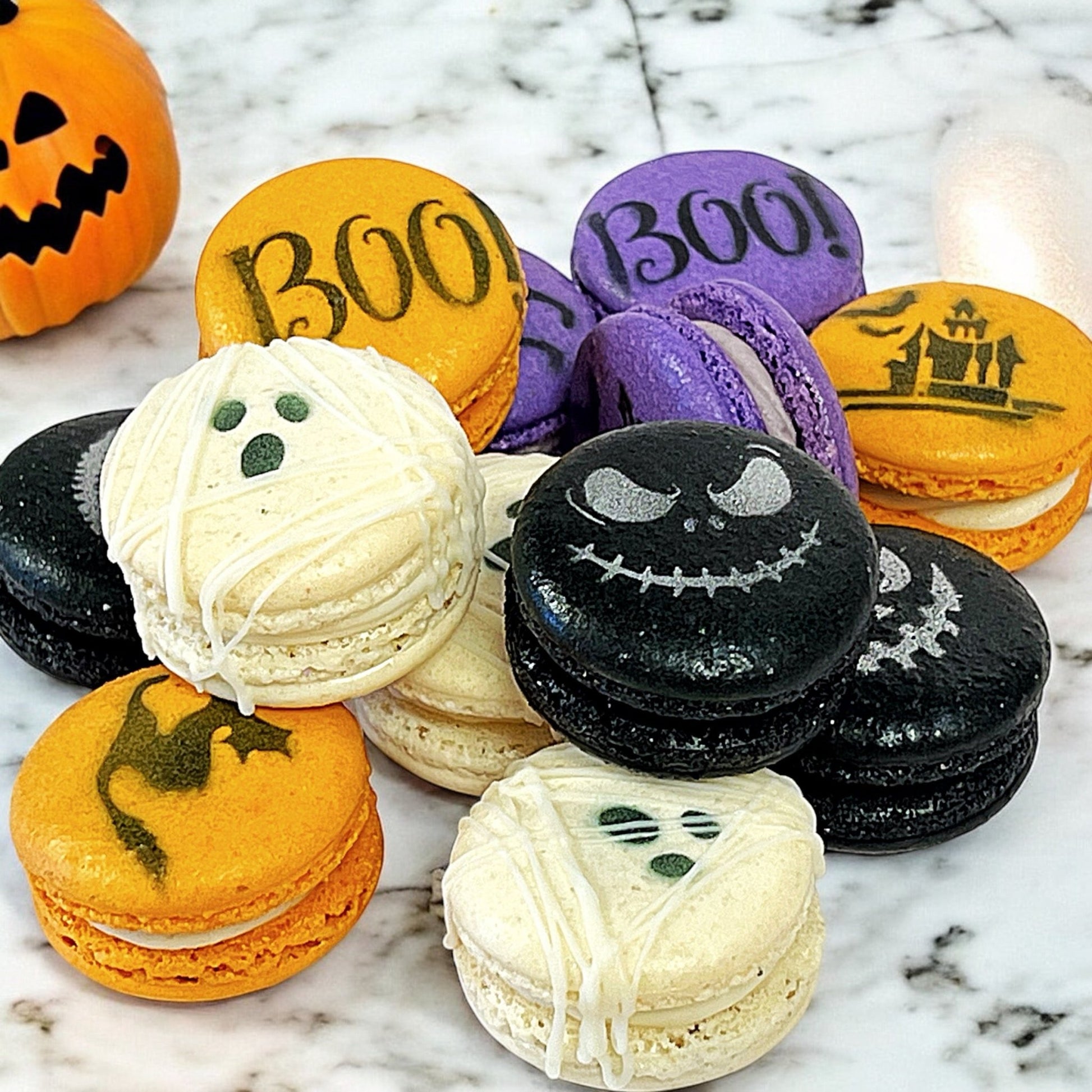 No Tricks, Just Macaron Treats! Halloween Set French Macarons - Macaron Centrale6 Pack