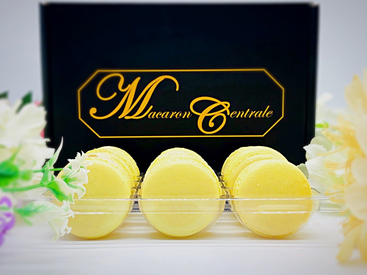 Peanut Butter Banana Macaron | Delicate Creations for Your Every Party - Macaron Centrale6 pack