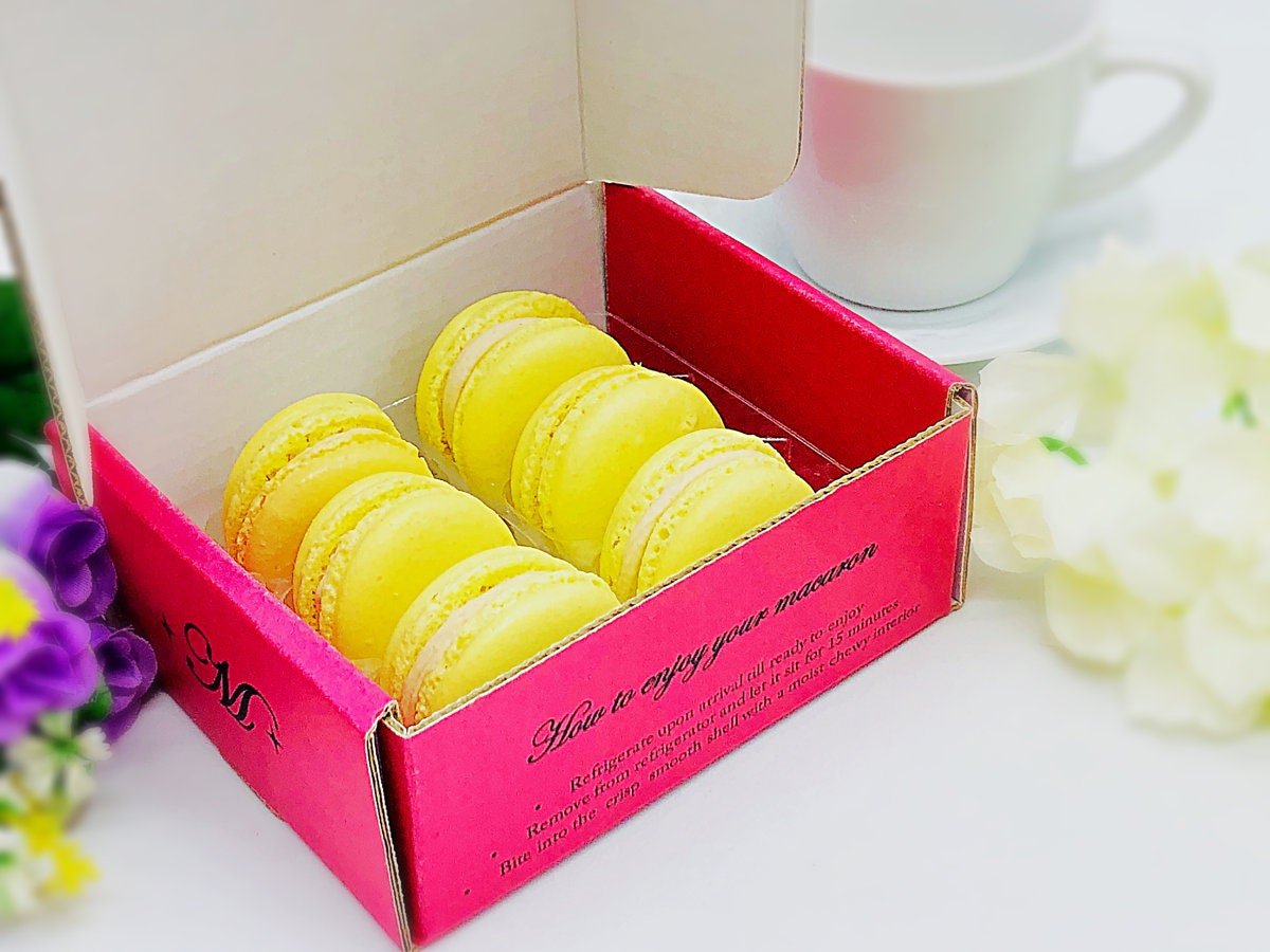 Peanut Butter Banana Macaron | Delicate Creations for Your Every Party - Macaron Centrale6 pack