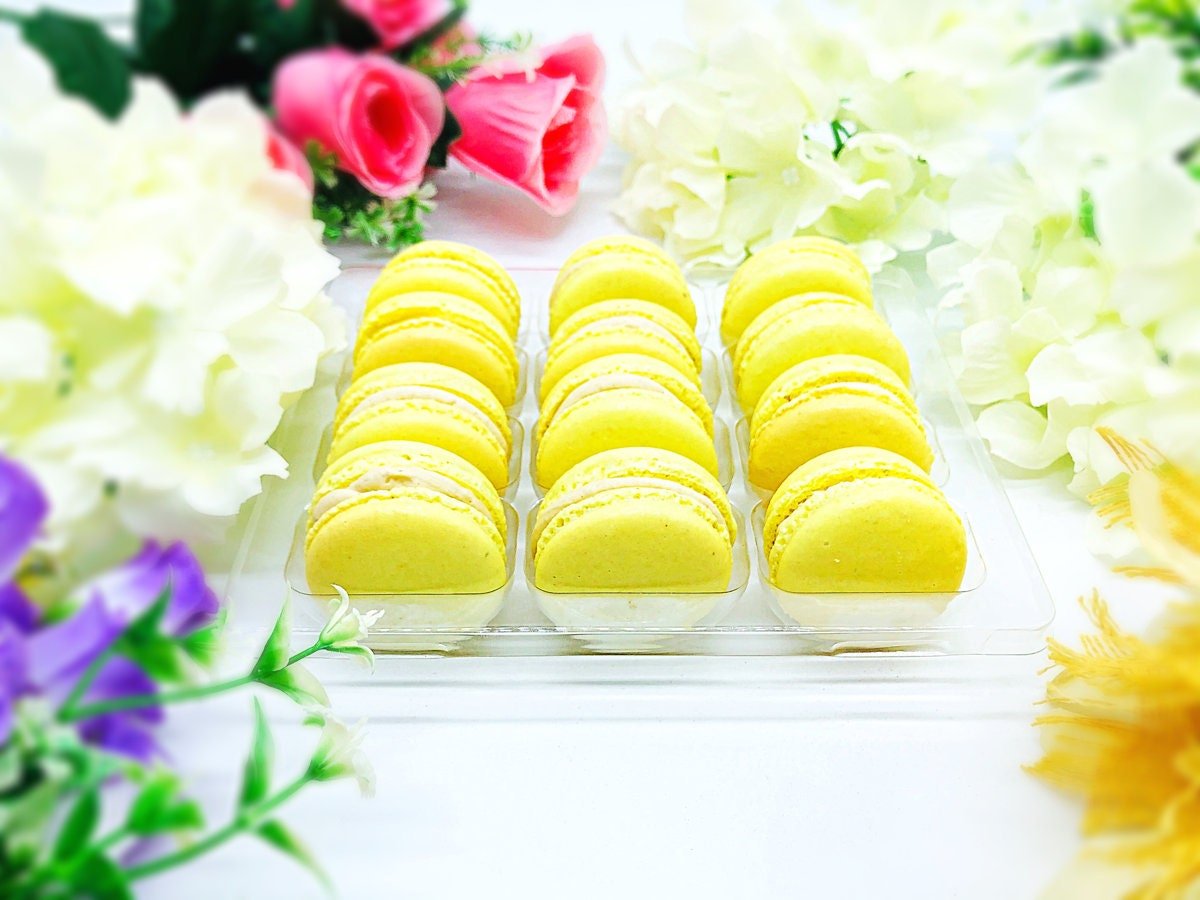 Peanut Butter Banana Macaron | Delicate Creations for Your Every Party - Macaron Centrale6 pack