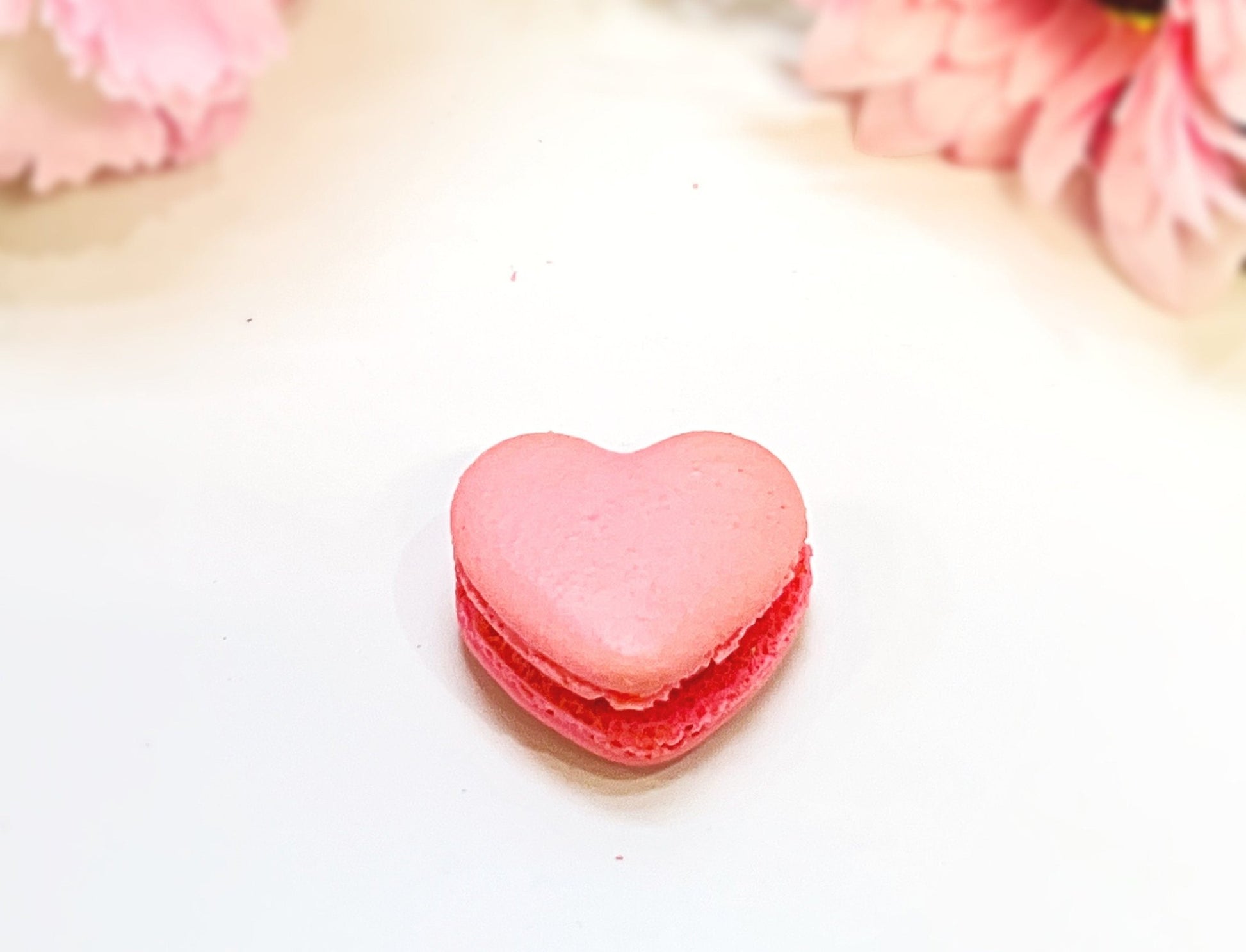 Pink Heart French Macarons | Ideal for Valentine's Day gifts, birthdays, weddings, anniversaries and more - Macaron CentraleDefault (Strawberry)12 Pack