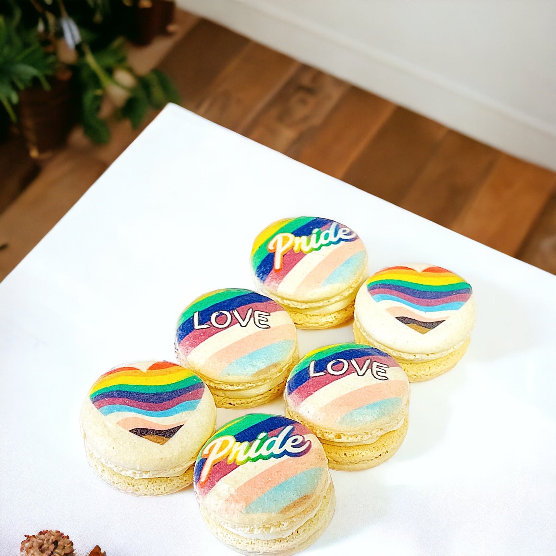 Pride & Love Macarons - Macaron Centrale6 Pack