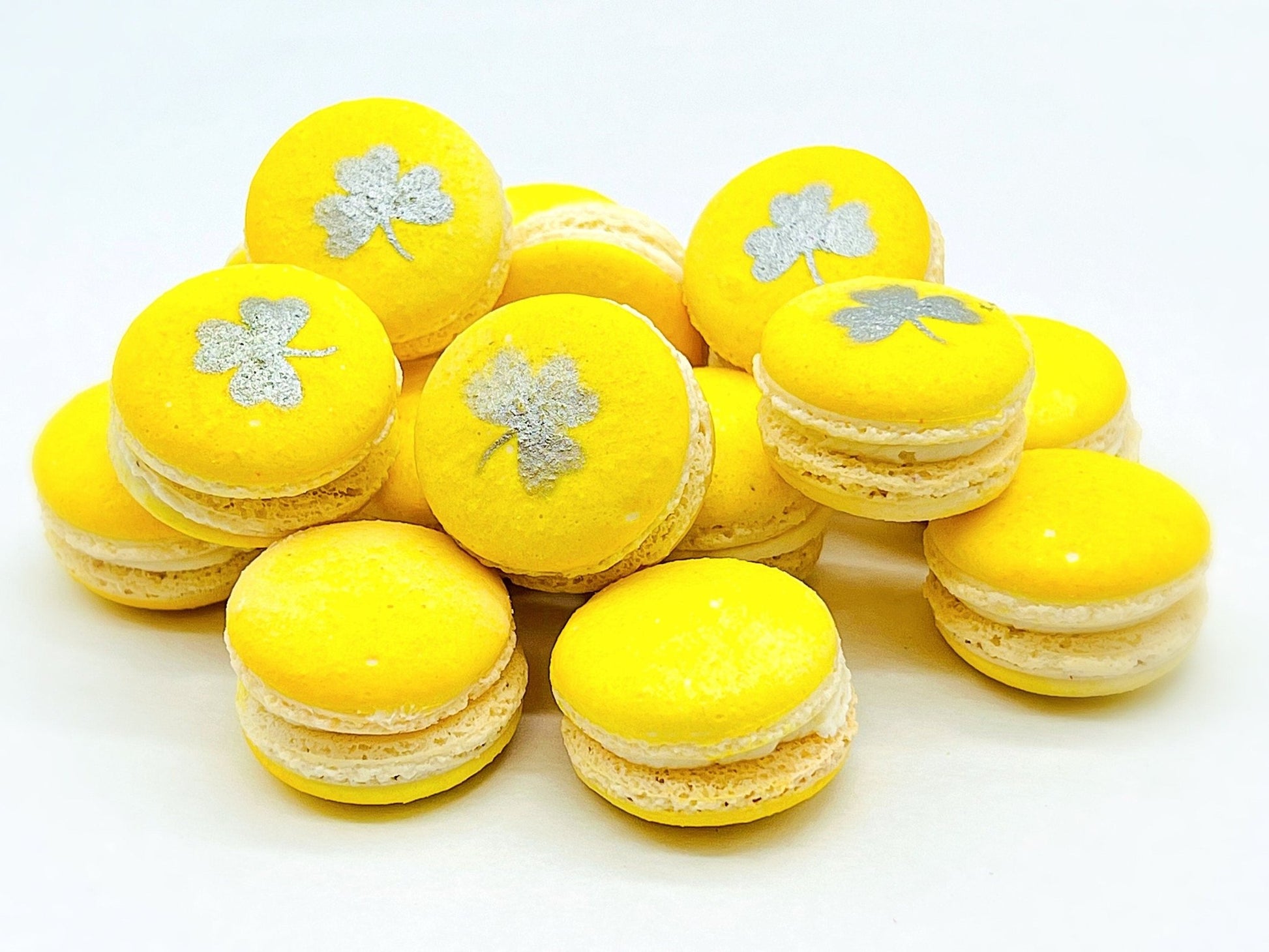 Silver Shamrock Banana Buttercream French Macaron Set | Perfect for upcoming St. Patrick's Day Celebration - Macaron Centrale6 Pack