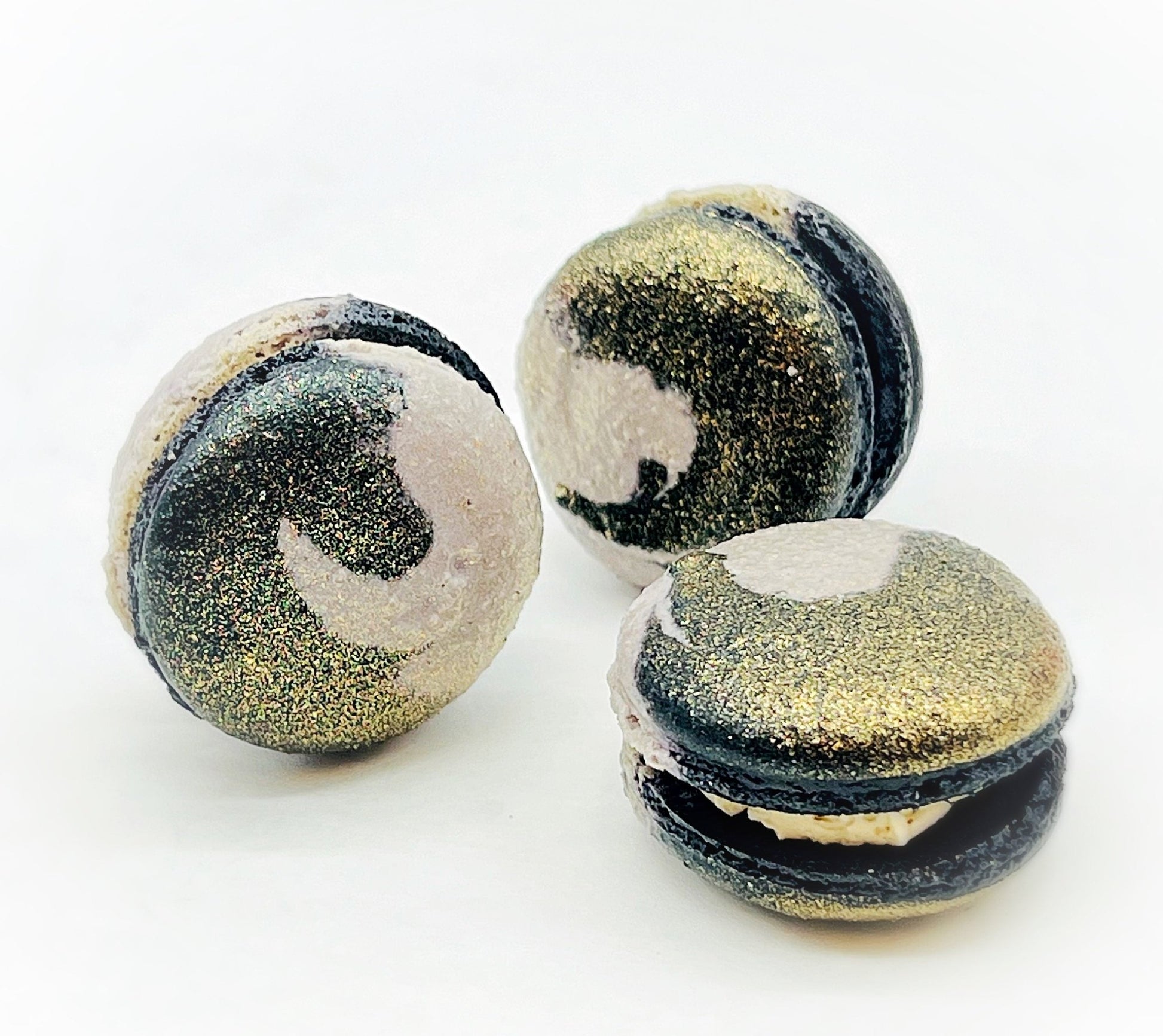 Space Edition Mac | The Moon French Macaron (Root Beer Flavor) | Available in 6, 12 & 24 - Macaron Centrale6 Pack