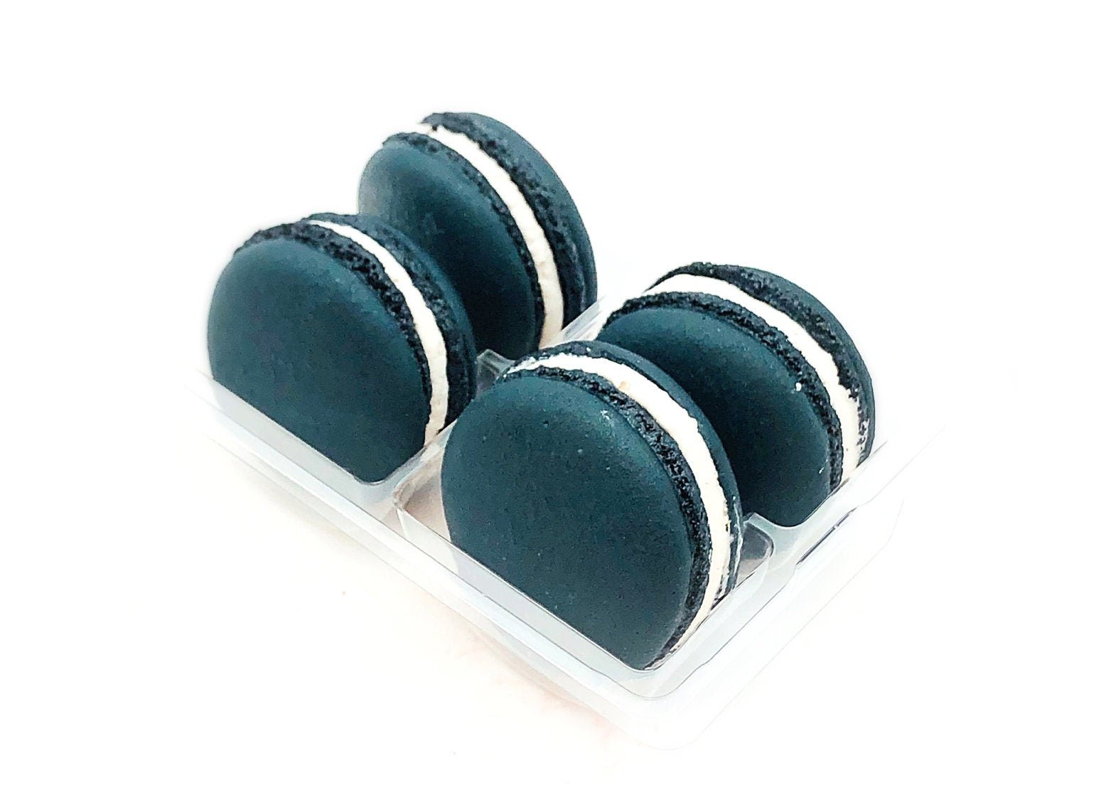 Vegan Blackcurrant Macarons - Macaron Centrale4 Pack