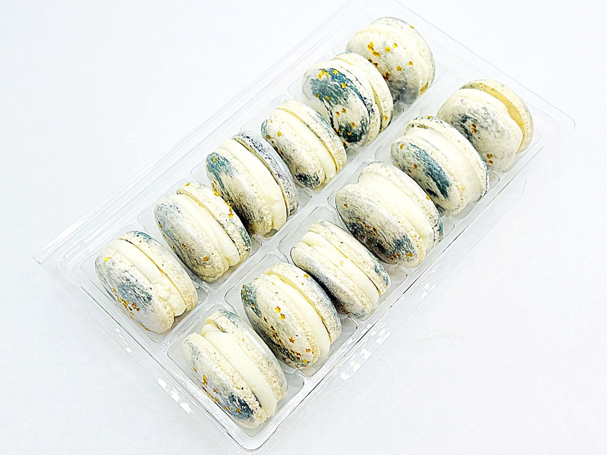 Vegan Planet | The White Planet | White Chocolate Peppermint Vegan Macarons - Macaron Centrale4 Pack