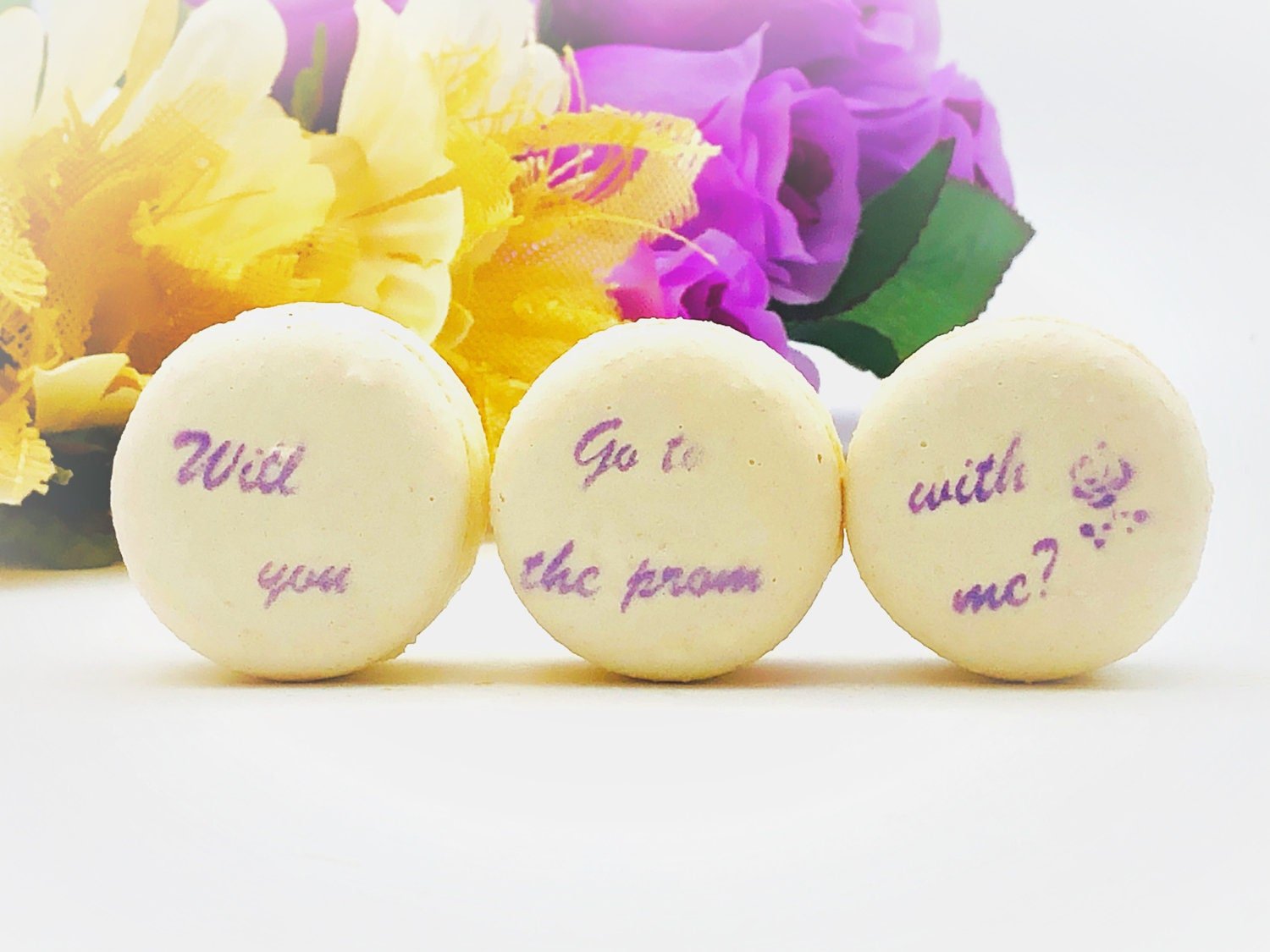 Will you go to prom proposal French Macaron Set (3 Pack) - Macaron CentraleRed