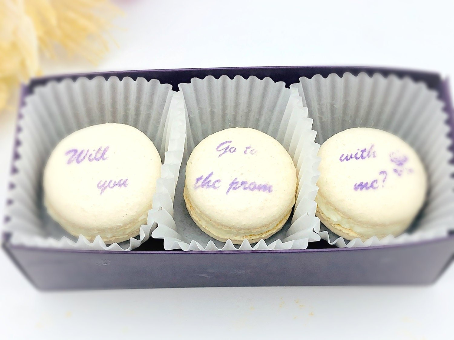 Will you go to prom proposal French Macaron Set (3 Pack) - Macaron CentraleRed