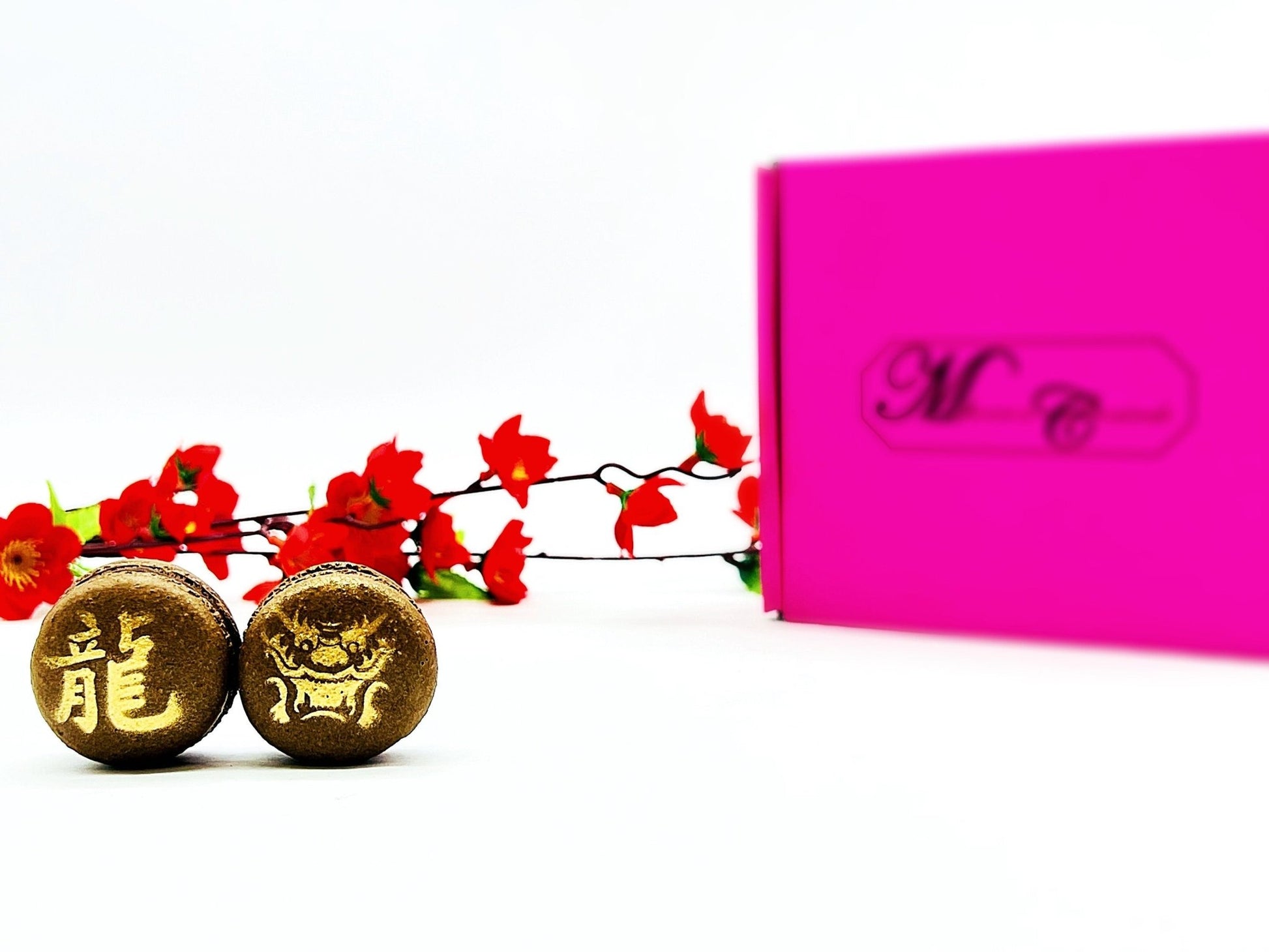 Year of The Dragon | Assorted French Macaron decorated with Gold Dust - Macaron CentraleVariety6 Pack